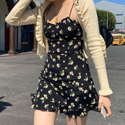 Ins super fire French retro bellflower small black skirt high waist V-neck umbrella skirt small floral dress summer new 2020