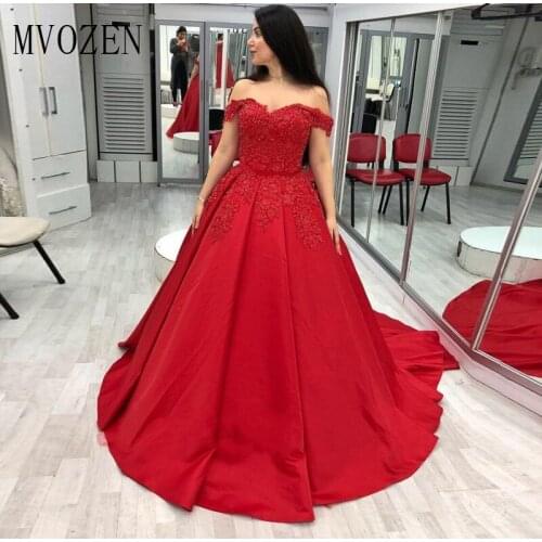 Vintage Evening Dresses Long Red Off the Shoulder Ball Gown Appliques Ribbon Belt Formal Gown Sweep Train Satin Evening Gown
