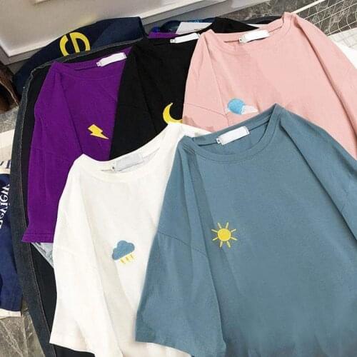 Vintage girl loose cartoon embroidery strange taste girl short-sleeved t-shirt female 2021 weather ins tide clothing women