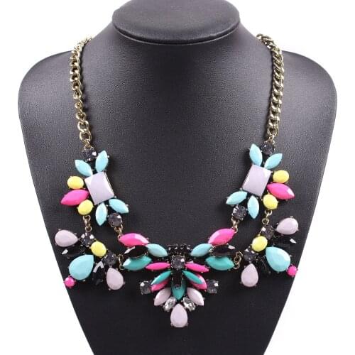 2021 Vintage Gold Color Chain Fashion New Accessories Colorful Flower Shaped Pendant Necklaces for Women Jewelry