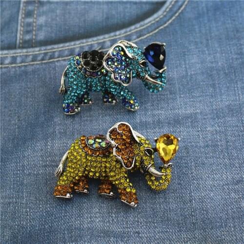 New fashion auspicious lucky lucky elephant brooch alloy inlaid rhinestone animal corsage Shengjiayun