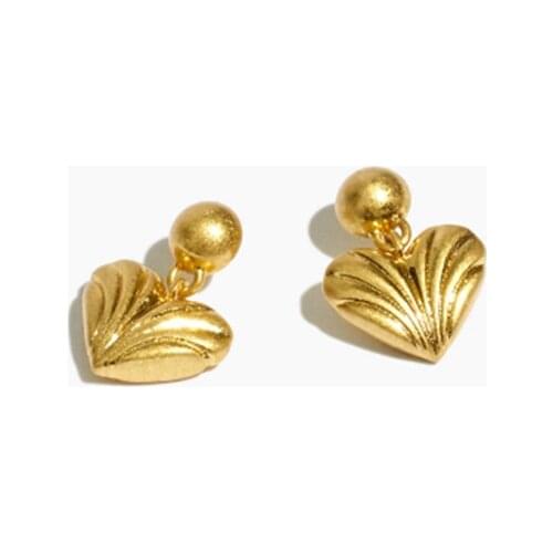 European and American Lovely Heart Retro Hong Kong Style Gold Earrings Simple Ear Stud Temperament 2020 New Ear Stud Female
