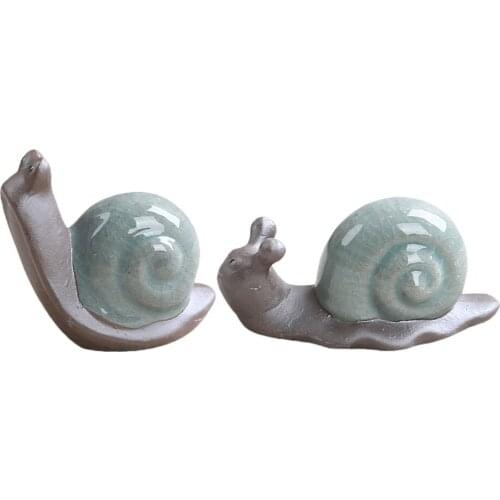 2Pcs Creative Ceramics Snail-shaped Adornment Decorative Tea Pet Model