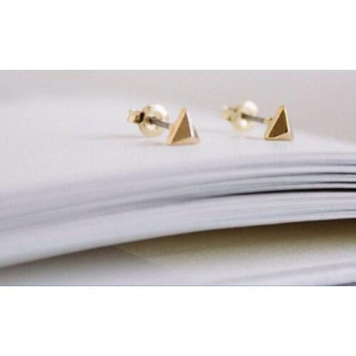 Wholesale 10 Pairs Korean Fashion Small Solid Triangle Stud Earrings Men HipHop Rock Tiny Spike Earring Jewelry Free Shipping