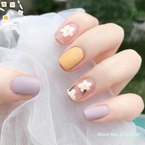 24pcs French Short False Nails Square Head Small Fresh White Flowers Design Fake Nails Full Cover Manicure Nail Art Supplies