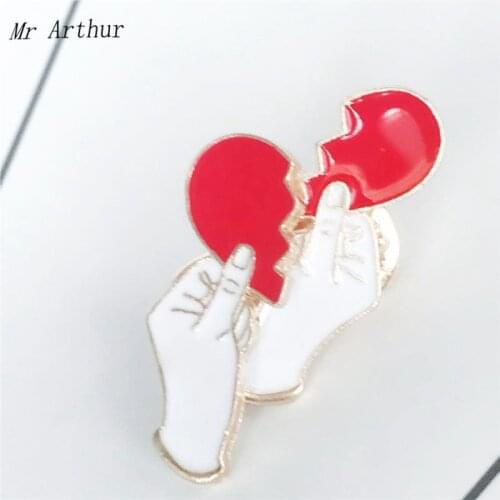 A Pair Finger Heart Enamel Pin Break Heart Brooch Backpack Clothes Lapel Heart Couple Jewelry Gift for Friends Couple Lovers