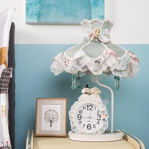 Exquisite Lace Fabric Table Lamp Vintage Bedroom Princess Room Girls Desk Light with Clock Warm Wedding Decoration Lighting Gifs