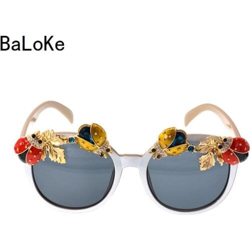 Baroque Retro Vintage Sunglasses Women Hand Made Fashion Insect Beach Decoration Ladies Square Oversize Sunglasses
