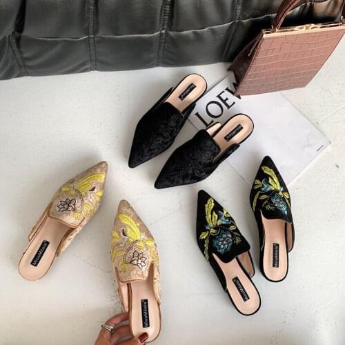 Women Velvet Mules Flower shoes Embroidery Shoes Summer Pointed Toe Women Slippers Flat Slip-on Elegant Ladies Office Shoes