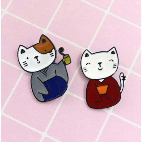 2Pce/Set Japanese Kimono Couple Cat Metal Enamel Brooch Cute Badge Pin Personality Creative Costume Hat Jewelry Accessories