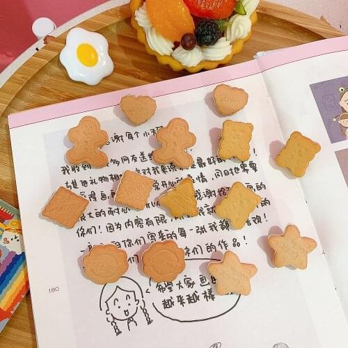 2021 New Japanese INS Style Originality Brooch Handbag Decorations Emulation Biscuits Holiday Girl Brooch Gift Jewelry Wholesale