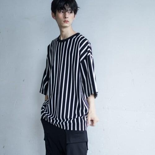 Street personality Black and white stripes collision color loose casual off the shoulder short-sleeved t-shirt half-sleeve