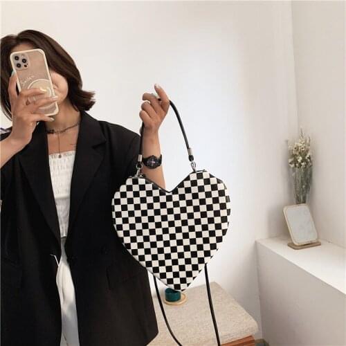 Ladies Heart Shaped Handbag Popular Female Shoulder Bag New Fashion PU Leather Crossbody Bag Sweet Designer Womens Bags Purse