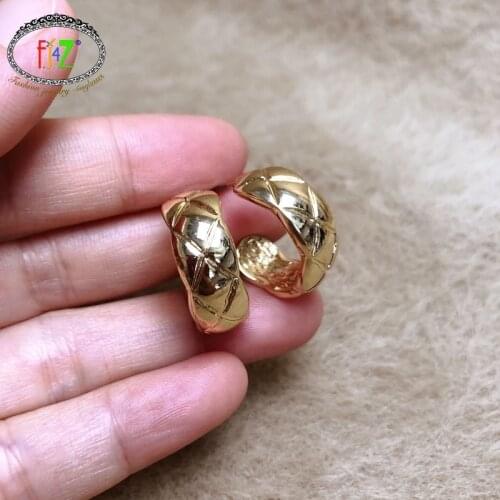 F.J4Z Hot Fashion Women Hoop Earrings Textured Open C Ladies Statement Earring Hoops Jewelry Dropship