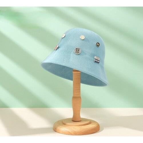 2021 New Spring Breastpin Hang Decorations Bucket Hat Blue Black Brown 7 Color Optional Man and Woman Cap Fashion Trend Sunhat