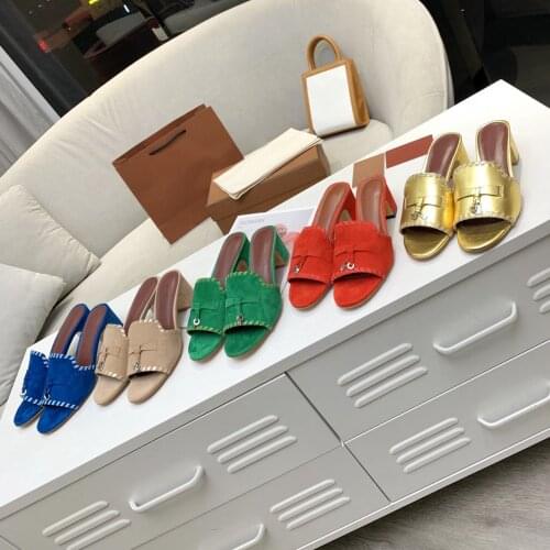 Size 35-40 Women Fashion Slides Shoe Lock Designer Loro Summer Walk Lady Slippers Outdoor Sandals