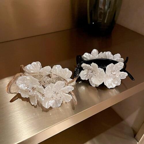 Acrylic Simulation Flower Hair Claws Clips Women White Rhinestone Petal Elegant Flower Hair Crab Hair Clamp Headdress Wholesale