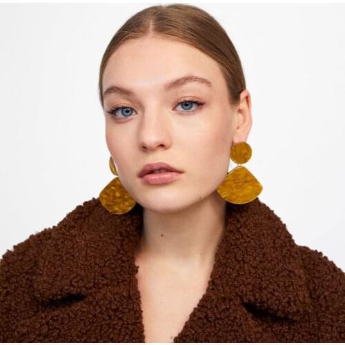 QiHit Trendy 2019 New Acrylic Geometric Big Dangle Earring For Women Special Design Bohemia Resin Drop Earring Wedding Jewelry