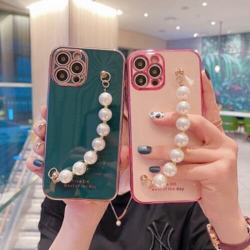 Luxury 6D Electroplate Pearl Bracelet Case For Realme 8 C20 C21 Narzo 30 Q3i V13 X7 Q2 X50 V5 C17 6 5 S C3 XT X 7 Pro Cover