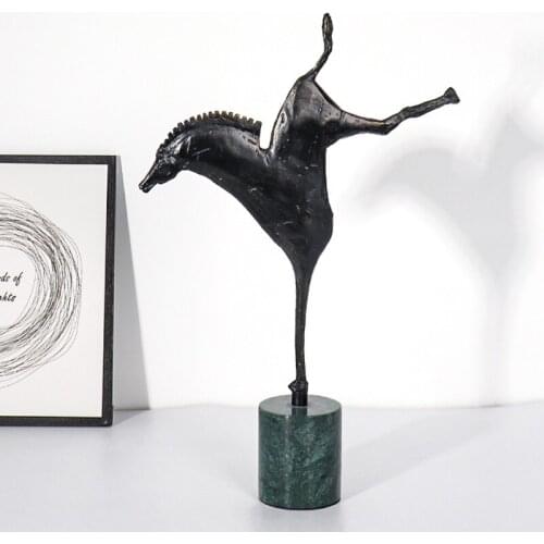 Nordic Style Figurine Home Decor Cast Iron Steed Statue Living Room Office Creative Decoration Sculpture Nordic Ornaments Gift