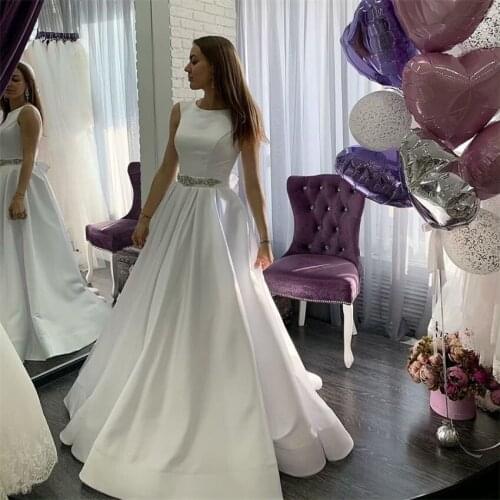 2021 New Neck White Ivory Wedding Dress Long Wedding Gowns Sleeveless Backless Party Bridal Dresses Vestido De Novias Satin