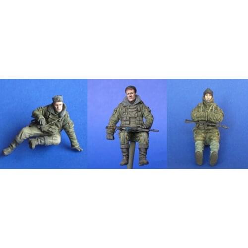 1:35 Three modern Russian soldiers need to assemble and color resin soldier sand table model by themselves