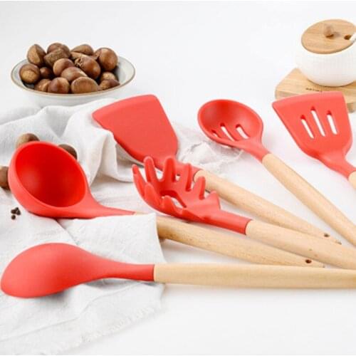 1Pcs Convenience Kitchen Silicone Cooking Tools High Temperature Resistance Kitchen Non-Stick Spoon Shovel Oil Brush Cookware
