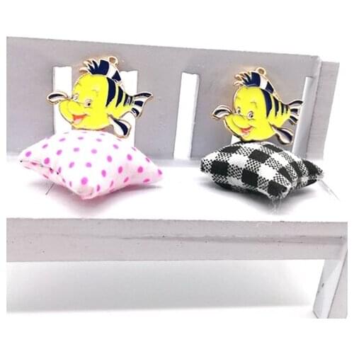 Hot Sale 100 pcs yellow fish Charm Pendants DIY Jewelry Making Accessories U10