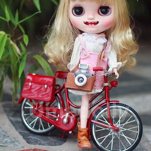 1PCS Cute Mini Red 1/6 Dolls Bicycle Dollhouse Miniature Bike with Bag for Blyth, Pullip, Barbies, Licca, Azone Doll Accessorie
