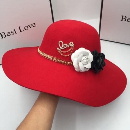 The spring and autumn period and the new wool hat for women flower chain red cap basin fisherman hat