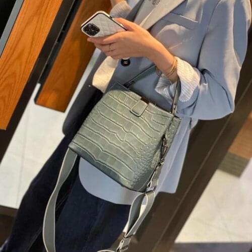 New Leather Crocodile Lines Europe And The Wind Large Capacity Cowhide Womens Handbags Multi-Function Ladies Shoulder Bags