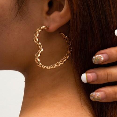 Hip Hop French Hollow Love Heart Wide Edge Earrings Punk Retro Geometric Alloy Earrings European and American Style Jewelry 2021