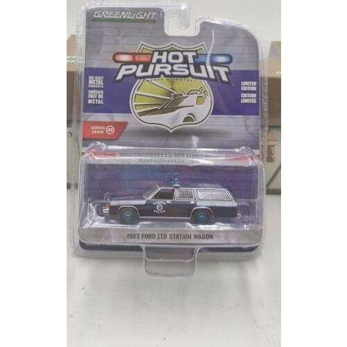 GreenLight 1:64 1983 Ford LTD Station Wagon Green version Alloy toy cars Metal Diecast Model Vehicles For Children Boys gift hot