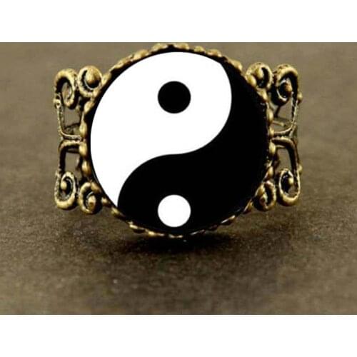 2017 New Trendy Yin Yang Ring Yinyang Round Ring Chinese Asian Symbol Jewelry Glass Cabochon Photo