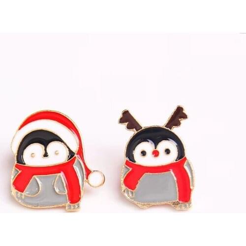 Creative Winter Cartoon Penguin Pin Cute Couple Brooch Commemorative Logo Badge Clothing Accessories Jewelry Holiday Gifts