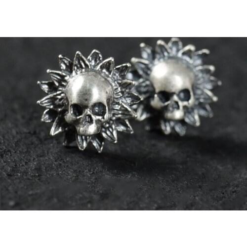 Retro Gothic Horror Skull Earrings Fashion Punk Mens and Womens Earrings Trend Mens and Womens Halloween Party Jewelry Gifts