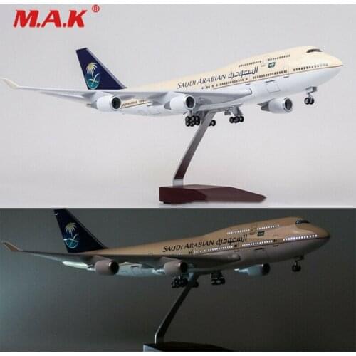 1:150 Resin Saudi Arabia Airplane Model Boeing B747-400 47cm LED Light Passanger Plane W Light and Wheels Diecast Plastic Plane