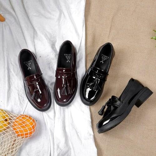 PUPUDA Casual Leather Shoes Women Slip On Loafers Fashion Platform Shoes Women New Tassel Chunky Shoes Female Black Platform Loa