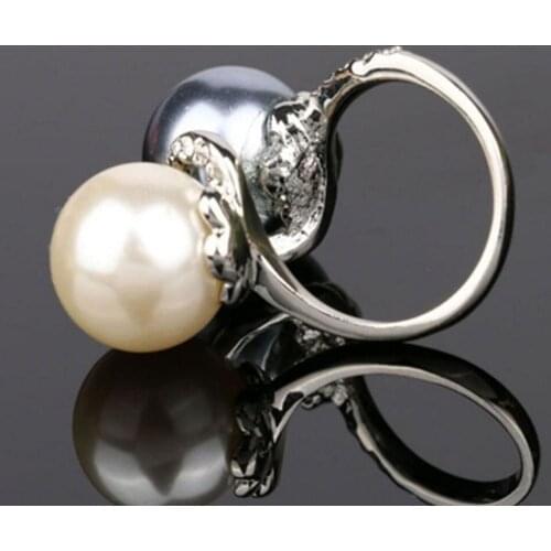 Double Color Simulated Pearl Rings For Women Shinning Rhinestones Wide Alloy Band Statement Ring Fashion Jewelry