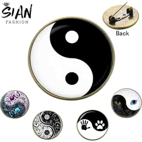 SIAN Simple Yin Yang Brooches Pins Personality Black White Tai Chi Ba Gua Glass Cabochon Metal Lapel Pin Button Shirt Bag Badges