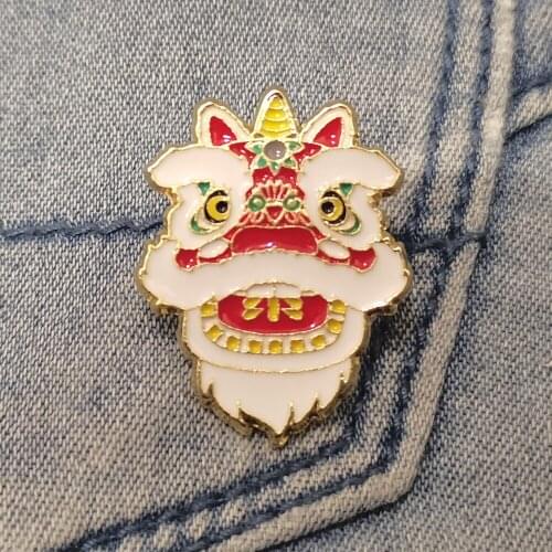 Gold Metal Brooch Handsome Faucet Pins Size About 1.2*1.0 Inch Weight “4.4g