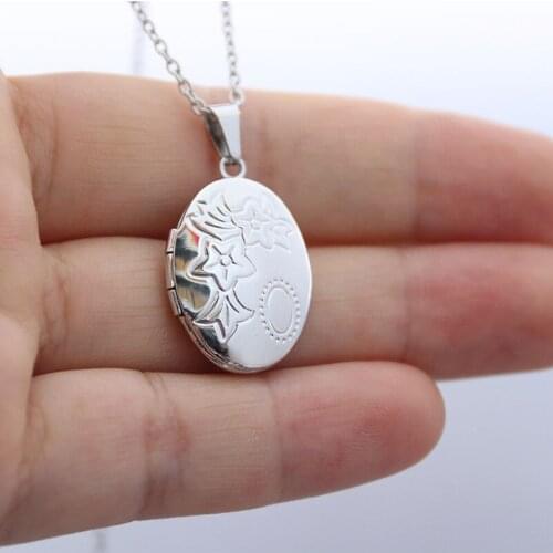 1 Oval embossed star flower locket necklace photo box necklace women mens fashion souvenir jewelry Photo Frame Pendant Necklace