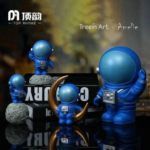 Creative Lovely astronaut Statue Resin sculpture Crafts Simple Living Room Ornaments Home Office Store Decors Decorations