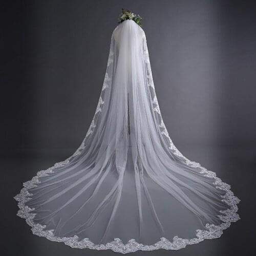 2018 New 3m Veil Simple Long Section Trailing Bridal Veil Ivory Lace Wedding Veil With Comb One Layer EE17136