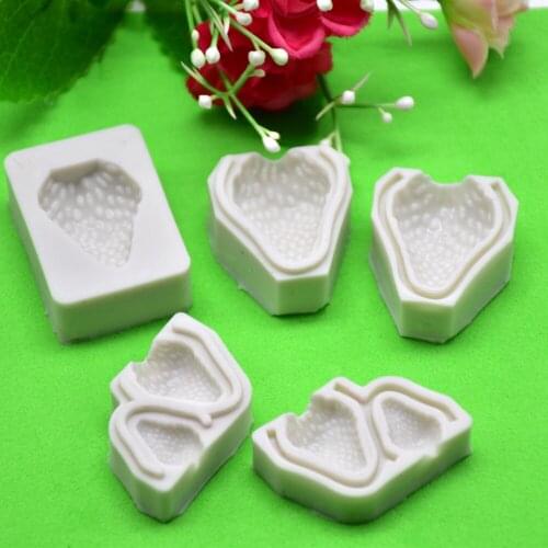 Small strawberries Chocolate Moulds 3D Fondant Mold Candy Cake Silicone Mould Embossed Baking Molds DIY Wedding Decoration Tools