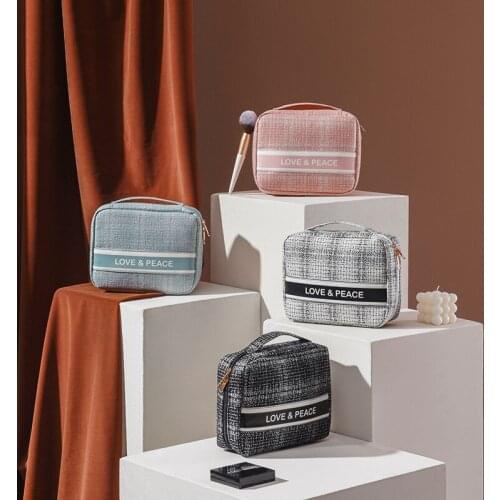 Fashionable Travel Cosmetic Organizer Portable Wash Bag Luxury Designer Makeup Box for Women Personal Hygiene Bag Toiletry Pouch