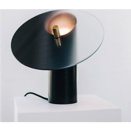 Postmodern simple personality model room Nordic living room tea table Club exhibition hall study bedside glass desk lamp