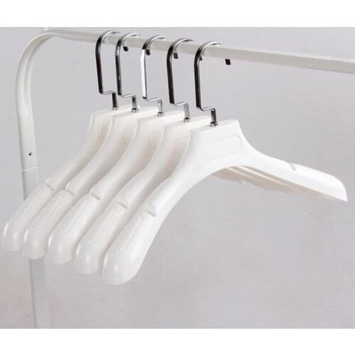 Clothes Hanger for Coats Garment and Fur Cloth Holders Thick Wide Shoulder White Plastic Storage Racks SN3627
