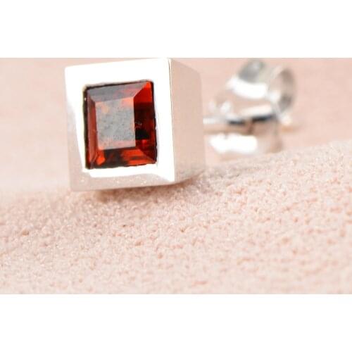 Garnet Male Earrings 14K