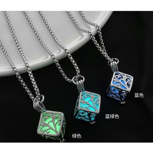 2021 New Creative Tree of Life Luminous Necklace Pendant for Woman and Man Blue Green Purple Luminous Necklace Pendant Jewelry